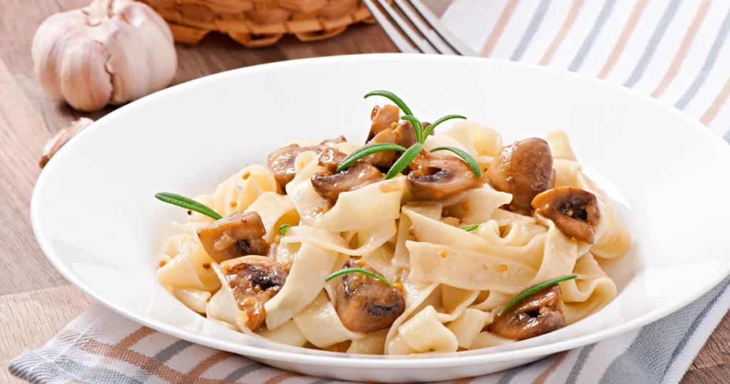 Pasta ai Funghi: La Ricetta Irresistibile per un Piatto Cremoso e Gustoso 