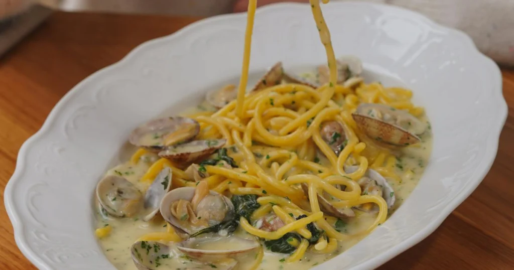 Spaghetti con Sugo di Vongole: La Ricetta Perfetta 